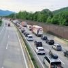 Urlaubsverkehr: 45 Kilometer Pfingst-Stau auf Österreichs Tauernautobahn