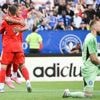 Hugo Cuypers and Jack Elliott each score to help the Fire beat Montreal 2-0