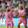 Suárez ontfermt zich over eigen club in Uruguay en krijgt hulp van Messi