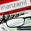 Warten auf den Steuerbescheid: Berlins Finanzämter sind langsamer geworden