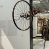 Niki de Saint Phalle et Jean Tinguely : une exposition sur le couple d'artistes porté par l'amitié du conservateur Pontus Hulten