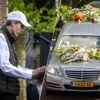 ‘Gentleman’ Jeffrey (10) was lieve broer voor ‘divaatje’ Emma (8): bijzondere speeches bij ceremonie Beerta