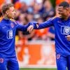 Oranje werkt eerste training af onder toeziend oog van oud-internationals