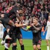 Meteen zege na ontslag Erik ten Hag: Bayer Leverkusen ondanks twee rode kaarten langs Eintracht Frankfurt