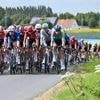 Van der Poel en Wellens draaien de gashendel even open, maar peloton is weer compleet