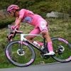 Roze truidrager Del Toro revancheert zich in Giro d'Italia en haalt solo de streep