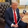"Let's putt peace together": Selenskyj schenkt Trump Golfschläger eines ukrainischen Veteranen