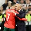 Dan is een knuffel op zijn plaats: hoe Cristiano Ronaldo een quasi zeker ontslag van Roberto Martínez kon afwenden