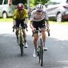 Pogacar overklast Vingegaard en Evenepoel in eerste klimduel richting Tour