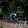 Un mort et cinq blessés après des coups de feu dans un camp de migrants dans le nord de la France