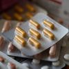 "Quand ils sont périmés, je ne m'amuse pas à les garder" : comment lutter contre le gaspillage des médicaments non consommés ?