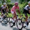 Het gevecht om de roze trui is begonnen: Carapaz en Yates vallen aan op zwaarste klim van de Giro