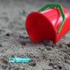 Auf Neuköllner Kita-Spielplatz: Zwei Kleinkinder durch Drogenspritze verletzt