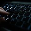 Kriminalität: Drogenhandel im Netz - Ermittler nehmen Verdächtige fest