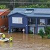 Dodental overstromingen Australische oostkust loopt op tot vier, tienduizenden mensen zitten vast