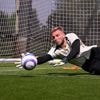 Ajax bevestigt eerste zomertransfer en huurt keeper Vitezslav Jaros van Liverpool