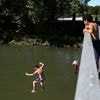 "Le courant peut vous emporter " : avec la vague de chaleur, la crainte des autorités face aux baignades dans les rivières