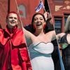 IN BEELD. Songfestival officieel van start: feest voor Red Sebastian, maar zangeres Israël meteen uitgefloten