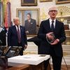 Apple probeert Trump tevreden te stellen: techgigant investeert 100 miljard in de VS