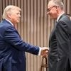 International: Merz spricht am Rande des G7-Gipfels 20 Minuten mit Trump