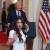 Kristi Noem und Co.: Der Maga-Look der Trump-Frauen: Wenn Stil politisch wird