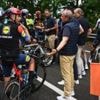 Hindley out of Giro stage six after mass crash
