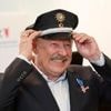 Ehre für „Tatort“-Kommissar: Axel Milberg zum Ehrenkommissar in Kiel ernannt