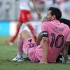 Lionel Messi moet veld na 10 minuten geblesseerd verlaten bij Inter Miami