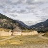 Fortifié au pied des Alpes, ce « plus beau village de France » est l’un des chefs-d’œuvre de Vauban