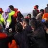 France : un bateau de migrants lacéré, la polémique enfle après l’opération des gendarmes