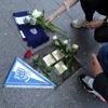 12 neue Stolpersteine: Fußballfans, Wissenschaftler und Kommunisten