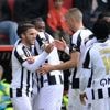Charleroi klimt op voorsprong, Titraoui treft héérlijk raak