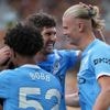 Man City en Doku met dubbele voorsprong de rust in op bezoek bij Wolves