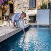 « S’adapter à une réalité nouvelle » : quand la construction de piscines privées fait débat