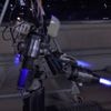 Humanoider Roboter hebt mit Strahltriebwerk ab – KI macht es möglich