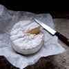 Zeker één persoon in Nederland besmet met listeria na eten van zachte kaas