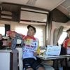 « Des visages qui découvrent le parcours au briefing » : les cyclistes lisent-ils le roadbook ?
