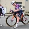 Anna van der Breggen gaat na harde val niet meer van start in Baskenland