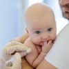 Gezondheidsraad: geef baby kort na  geboorte prik met vitamine K, geen druppeltjes