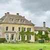 'Sorry for the circus!' Owner of the manor house in the 'Hamptons of the UK' apologises to neighbours over JD Vance's stay