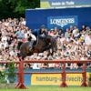 Cavalier de saut d’obstacles, ce Breton grimpe sur la troisième marche d’un concours international
