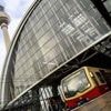 Ich dachte, ich kenne den Bahnhof Alexanderplatz: ...doch plötzlich erlebe ich eine Überraschung an Gleis 4