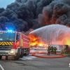 Bouches-du-Rhône : un important incendie en cours sur un site de traitement de déchets classé Seveso