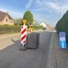 Wielertoeriste (54) botst op snelheidsremmende bloembak in Erps-Kwerps: dame met hoofdwonde afgevoerd naar ziekenhuis