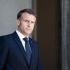 Emmanuel Macron appelle l'UE à défendre ses intérêts, après les annonces de Donald Trump sur les droits de douane