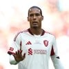 ‘Als die mensen tevreden met zichzelf kunnen zijn...’: Van Dijk teleurgesteld in fans die eerbetoon Jota verstoren