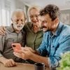Schonmal vom Handschuhmodus gehört?: Mit diesen Tricks macht man Smartphones für Oma und Opa fit
