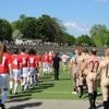 Jubiläums-Partie: Nackte Fußballer kicken gegen den Kommerz
