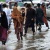 Dodentol door moessonregens in Pakistan loopt op tot bijna 400