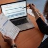 Pour ou contre : la suppression de l’abattement fiscal des retraités en débat